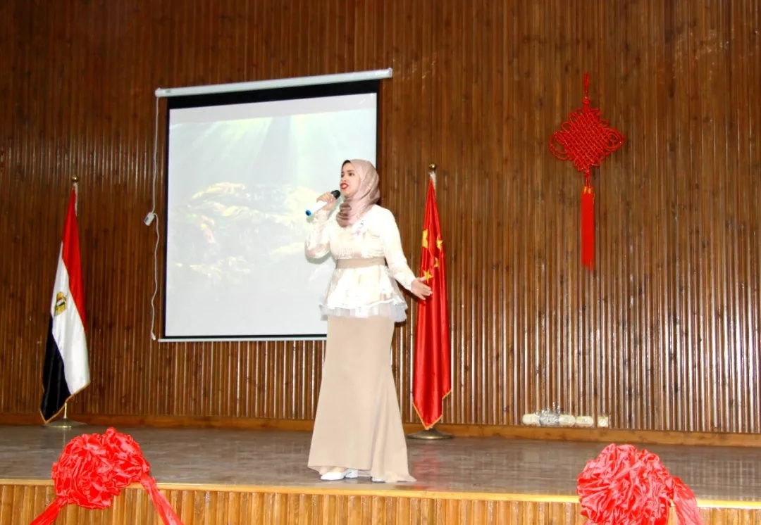 第二届“郭沫若杯”中国现代诗歌朗诵比赛现场
